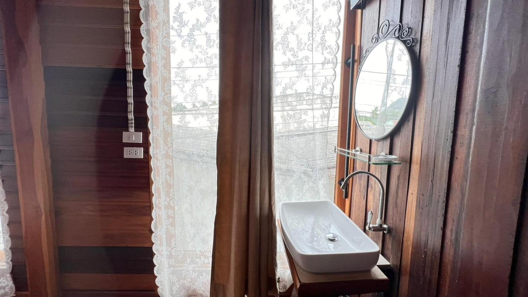 Srisanor Boutique Hotel ประจวบคีรีขันธ์ ภายนอก รูปภาพ